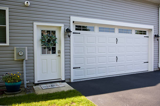 24/7 Emergency Garage Door Panel Replacement experts in Saylorsburg, PA